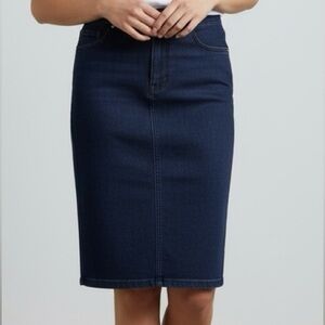 Halogen Denim Pencil Skirt Size 2P Blue Career Workwear Knee Length